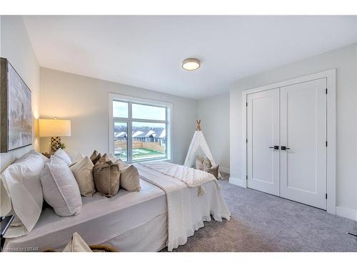 260 Crestview Drive, Kilworth, ON - Indoor Photo Showing Bedroom