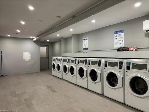708-583 Mornington Avenue, London, ON - Indoor Photo Showing Laundry Room