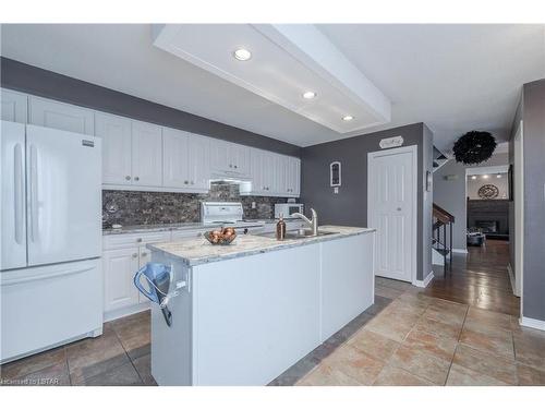 73-703 Windermere Road, London, ON - Indoor Photo Showing Kitchen