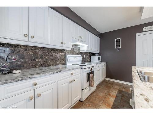 73-703 Windermere Road, London, ON - Indoor Photo Showing Kitchen With Double Sink