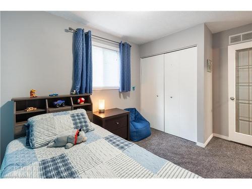 27 Robin Street, Ailsa Craig, ON - Indoor Photo Showing Bedroom