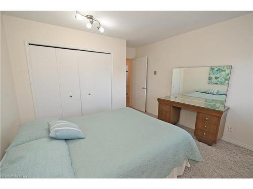 310-440 Wellington Street, St. Thomas, ON - Indoor Photo Showing Bedroom