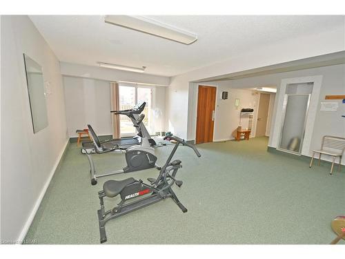 310-440 Wellington Street, St. Thomas, ON - Indoor Photo Showing Gym Room
