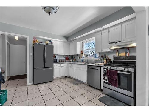 108 Park Avenue, St. Thomas, ON - Indoor Photo Showing Kitchen With Double Sink