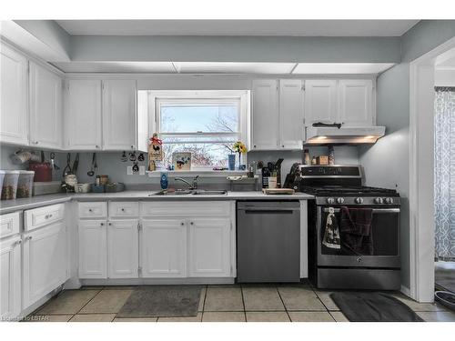 108 Park Avenue, St. Thomas, ON - Indoor Photo Showing Kitchen With Double Sink