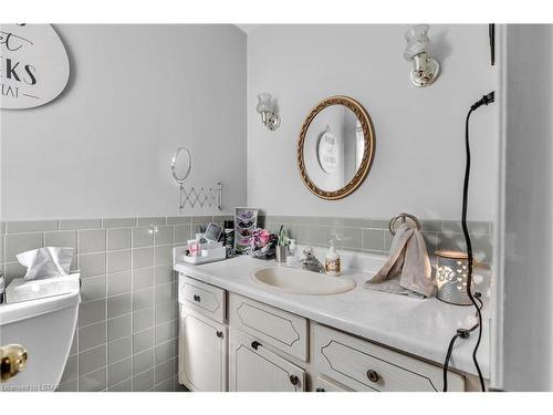 108 Park Avenue, St. Thomas, ON - Indoor Photo Showing Bathroom