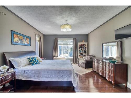 7242 Grande River Line, Chatham, ON - Indoor Photo Showing Bedroom