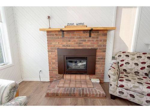121 Forest Avenue, St. Thomas, ON - Indoor Photo Showing Living Room With Fireplace