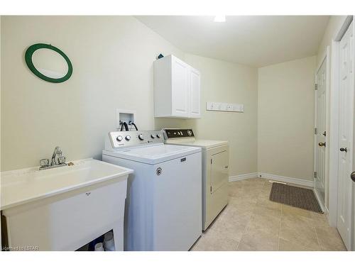 5 St Michaels Street, Delhi, ON - Indoor Photo Showing Laundry Room