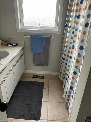 173 Pearl Street, Thedford, ON - Indoor Photo Showing Bathroom