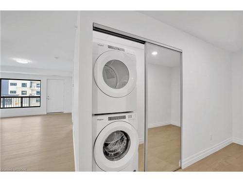 415-3320 Stella Crescent, Windsor, ON - Indoor Photo Showing Laundry Room