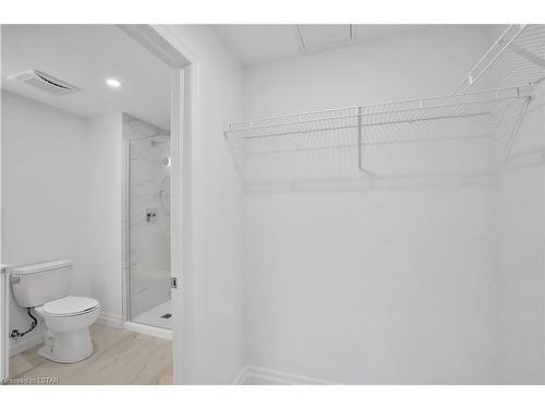 415-3320 Stella Crescent, Windsor, ON - Indoor Photo Showing Bathroom
