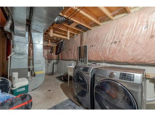 199 Emerald Road, London, ON - Indoor Photo Showing Laundry Room
