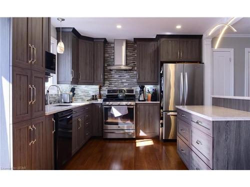 116 Angelo Drive, West Lorne, ON - Indoor Photo Showing Kitchen