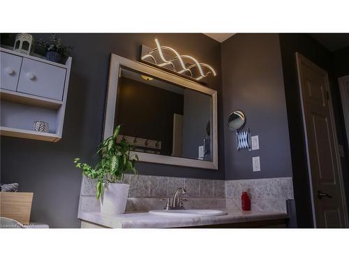 116 Angelo Drive, West Lorne, ON - Indoor Photo Showing Bathroom