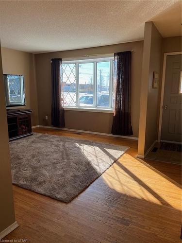 136 South Edgeware Road, St. Thomas, ON - Indoor Photo Showing Other Room