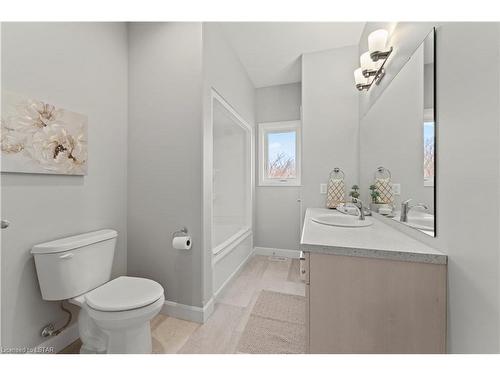 14 Vida Street, Blenheim, ON - Indoor Photo Showing Bathroom