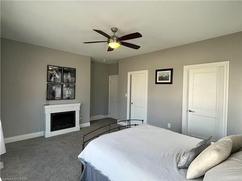 494 Thames Street, Wyoming, ON - Indoor Photo Showing Bedroom