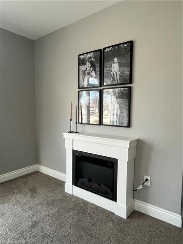 494 Thames Street, Wyoming, ON - Indoor Photo Showing Living Room With Fireplace
