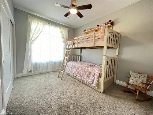 494 Thames Street, Wyoming, ON - Indoor Photo Showing Bedroom