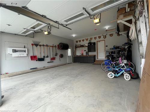 494 Thames Street, Wyoming, ON - Indoor Photo Showing Garage