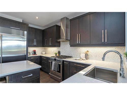 1796 Dewar Place, London, ON - Indoor Photo Showing Kitchen With Upgraded Kitchen