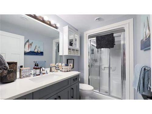 7 Sunrise Lane, Grand Bend, ON - Indoor Photo Showing Bathroom