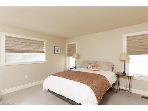 17 Anne Street, Bayfield, ON - Indoor Photo Showing Bedroom
