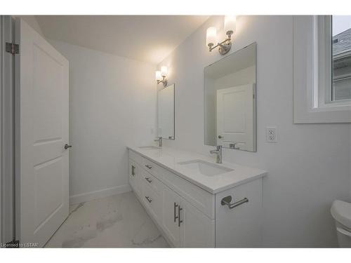 3837 Auckland Avenue, London, ON - Indoor Photo Showing Bathroom