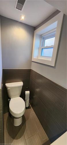 72 Carey Crescent, London, ON - Indoor Photo Showing Bathroom