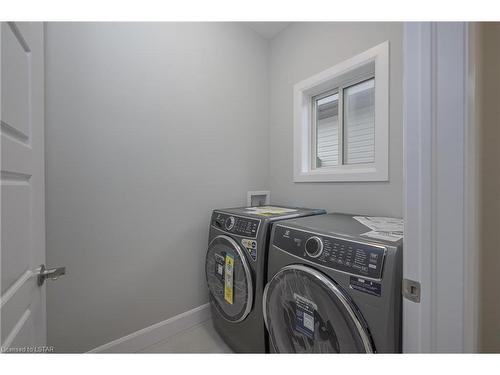 3642 Earlston Cross, London, ON - Indoor Photo Showing Laundry Room