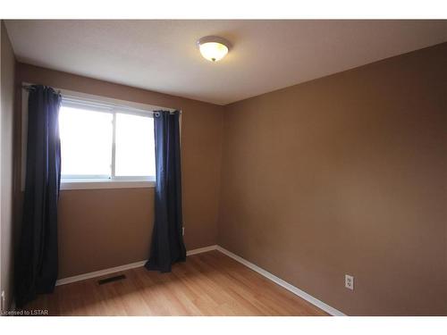 74-40 Tiffany Drive, London, ON - Indoor Photo Showing Other Room