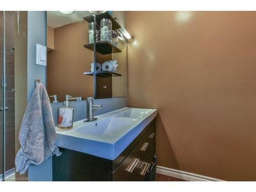 49965 Dingle Street, Aylmer, ON - Indoor Photo Showing Bathroom