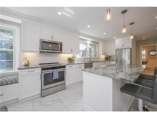 30 Regency Road, London, ON - Indoor Photo Showing Kitchen With Stainless Steel Kitchen With Upgraded Kitchen