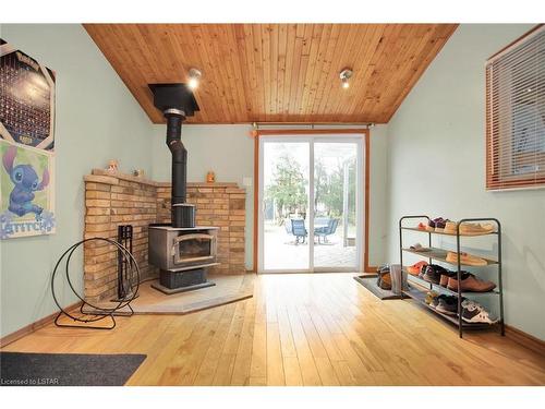 263 King Street, Glencoe, ON - Indoor With Fireplace