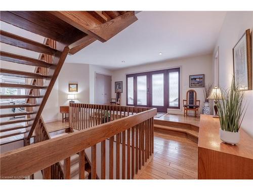 54 Mill Court, Dorchester, ON - Indoor Photo Showing Other Room