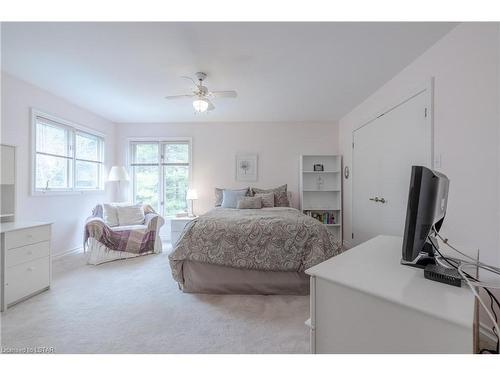 54 Mill Court, Dorchester, ON - Indoor Photo Showing Bedroom