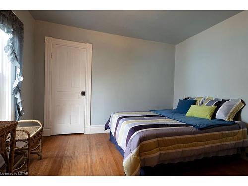 104 North Street, Strathroy, ON - Indoor Photo Showing Bedroom