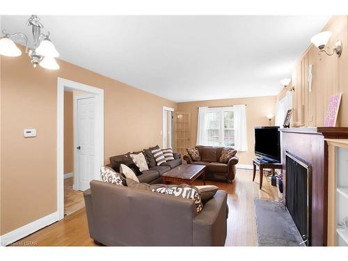 253 Bernard Avenue, London, ON - Indoor Photo Showing Living Room With Fireplace