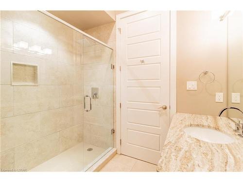 10099 Jennison Crescent, Grand Bend, ON - Indoor Photo Showing Bathroom