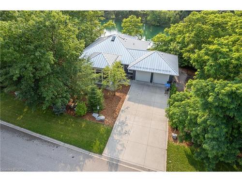 10099 Jennison Crescent, Grand Bend, ON - Outdoor