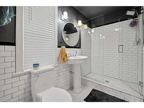 3 Daly Avenue, Stratford, ON - Indoor Photo Showing Bathroom