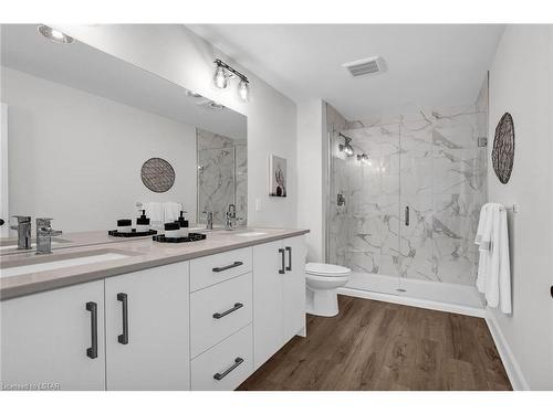 239-175 Doan Drive, Kilworth, ON - Indoor Photo Showing Bathroom