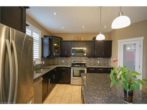 968 Springbank Avenue N, Woodstock, ON - Indoor Photo Showing Kitchen With Double Sink With Upgraded Kitchen