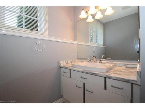 9857 Leonard Street, Grand Bend, ON - Indoor Photo Showing Bathroom