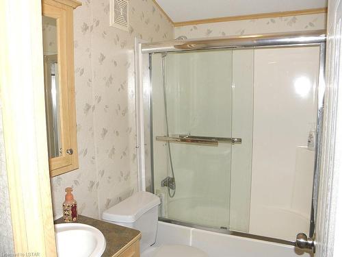 Jj-23-9338 West Ipperwash Road, Lambton Shores, ON - Indoor Photo Showing Bathroom