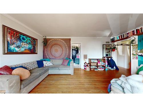 261 Winnipeg Street, London, ON - Indoor Photo Showing Living Room