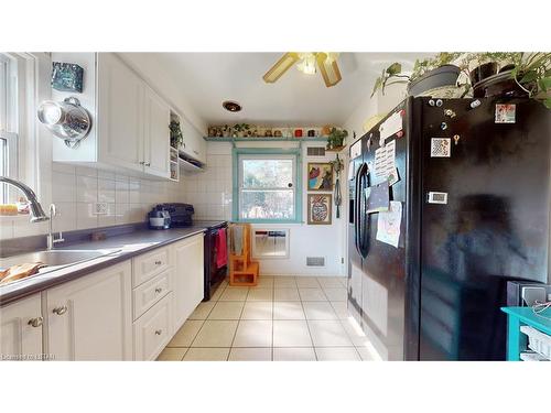 261 Winnipeg Street, London, ON - Indoor Photo Showing Kitchen