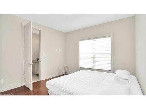 465 Eagletrace Drive, London, ON - Indoor Photo Showing Bedroom