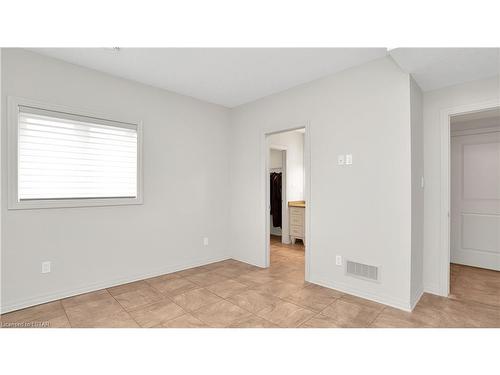 465 Eagletrace Drive, London, ON - Indoor Photo Showing Other Room